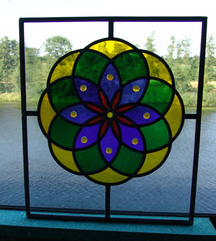 Glas-in-lood klaar in werkplaats
