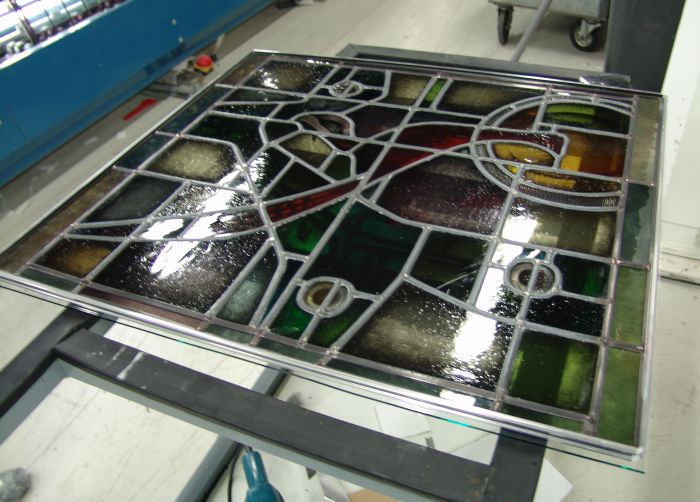 Glas in lood tussen afstandhouders