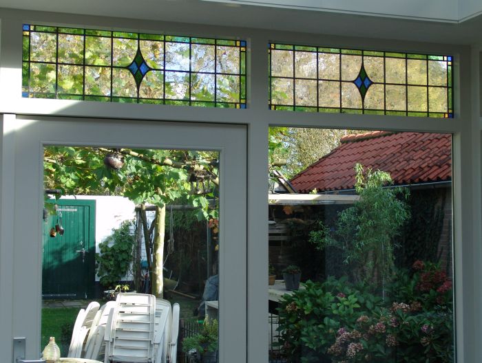 2 van 5 glas-in-lood in bovenlichten