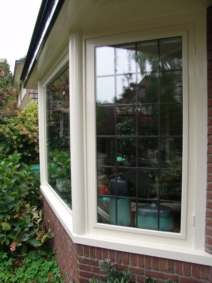 Blank glas-in-lood in isolatieglas, buitenaanzicht