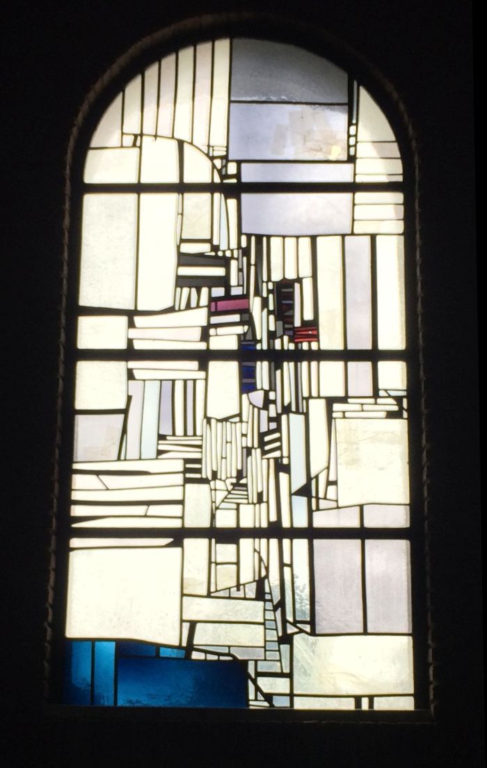 Glas in lood met ca. 15 hagelschades