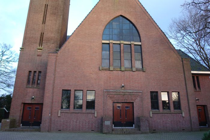 Buitenaanzicht westgevel met voorzetglas