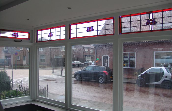 Bleiverglasung in Oberlichtern, links