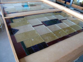 Glas in lood in de werkplaats van AvD-Glas