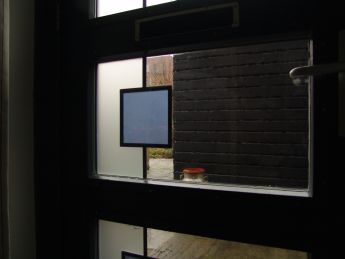 Modern glas in lood van AvD-Glas voor en na montage