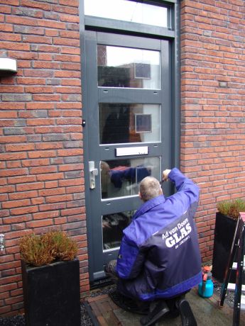 Montage van glas in lood in isolerend dubbelglas door AvD-Glas en glaszetter Ad van Doorn.