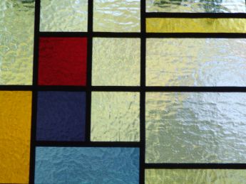 Glas in lood in 5 bovenlichten van de erker, door AvD-Glas