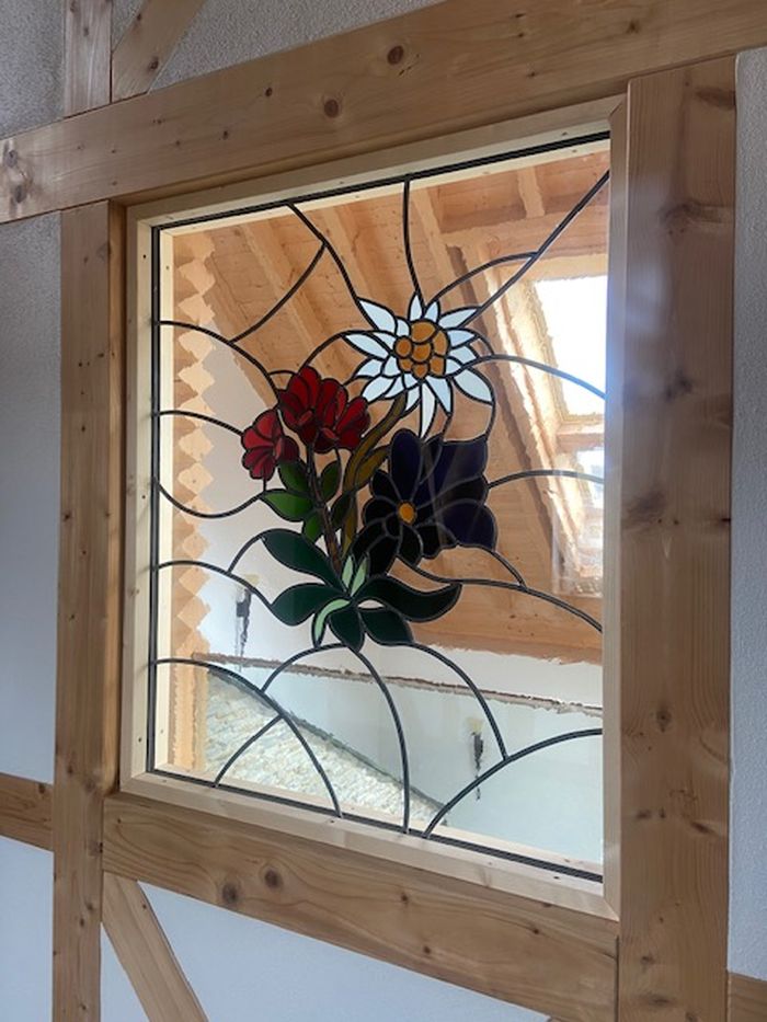 Glas-in-lood in isolatieglas in kozijn