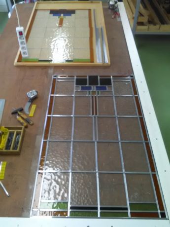 Glas in lood uitgebouwd en overgelood