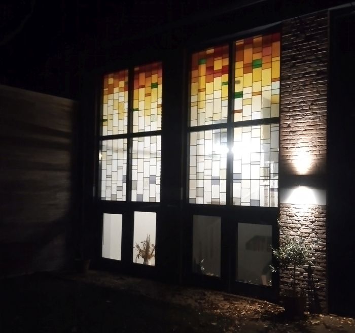 Glas in lood in dubbelglas, 's avonds