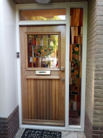 Glas in lood gepatineerd en ge&iuml;soleerd