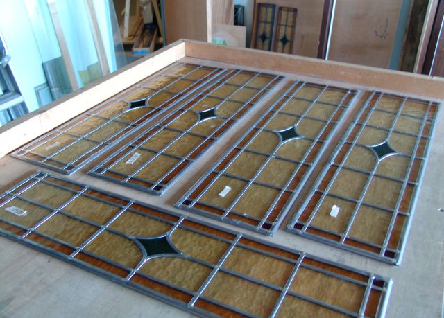 Enkel glas in lood in de werkplaats in Amersfoort.