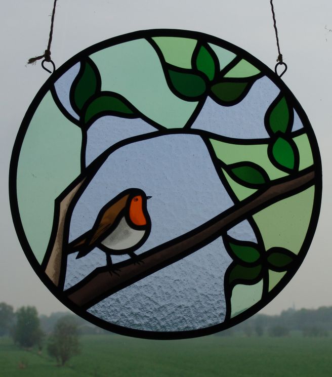 De Contour Plaatste Met Illustraties Van Gebrandschilderd Glas Met Vogels, Een Papegaai Op De