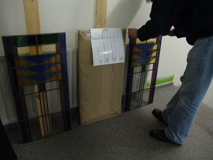 Glas in lood in de werkplaats van AvD-Glas