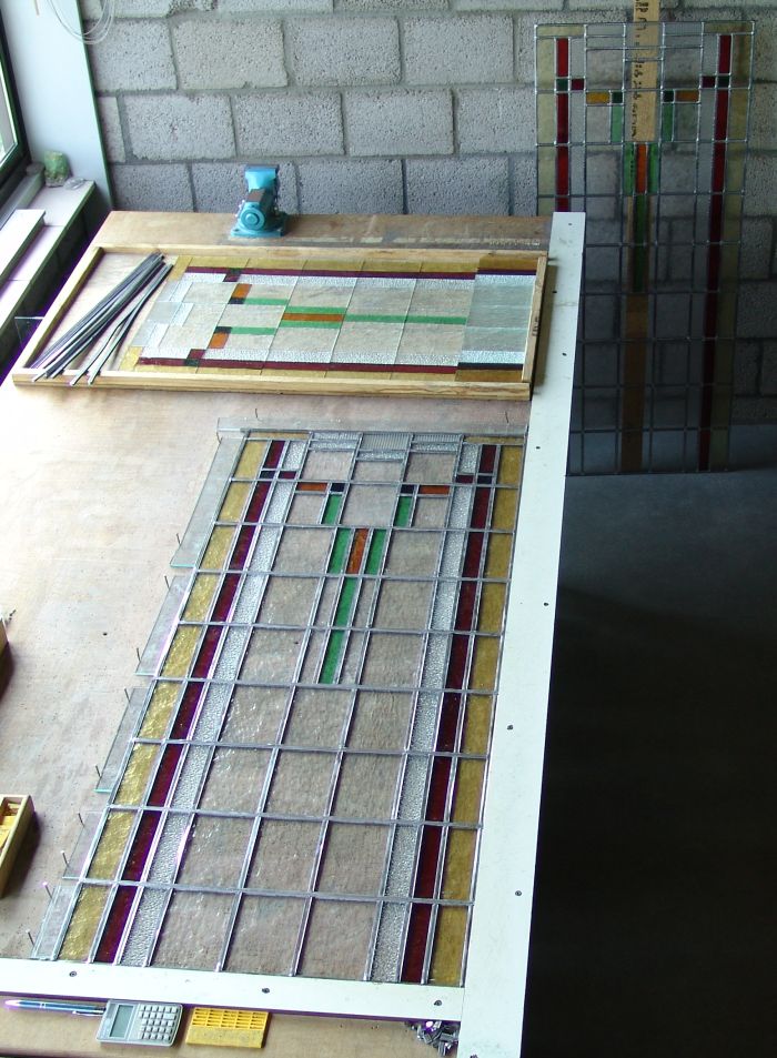 <br>Glas in lood in de werkplaats van AvD-Glas