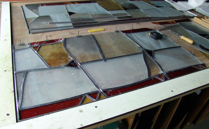 Glas in lood in de werkplaats van AvD-Glas aan de Eem